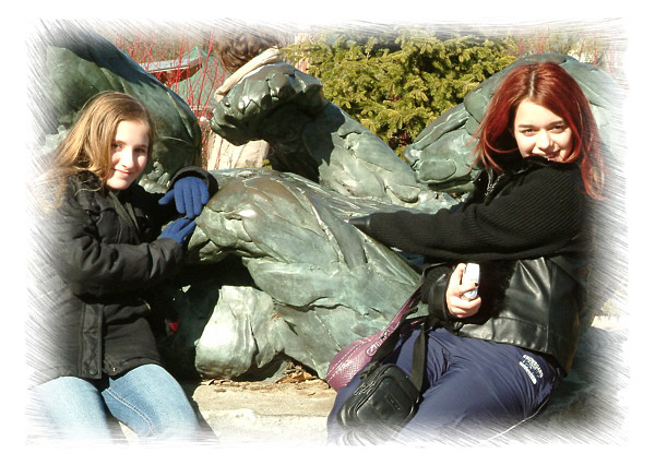 Heather and Laura at the zoo
